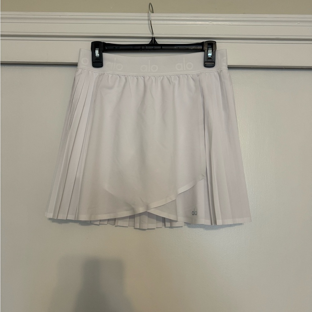 ALO Yoga White Mini Pleated Skirt